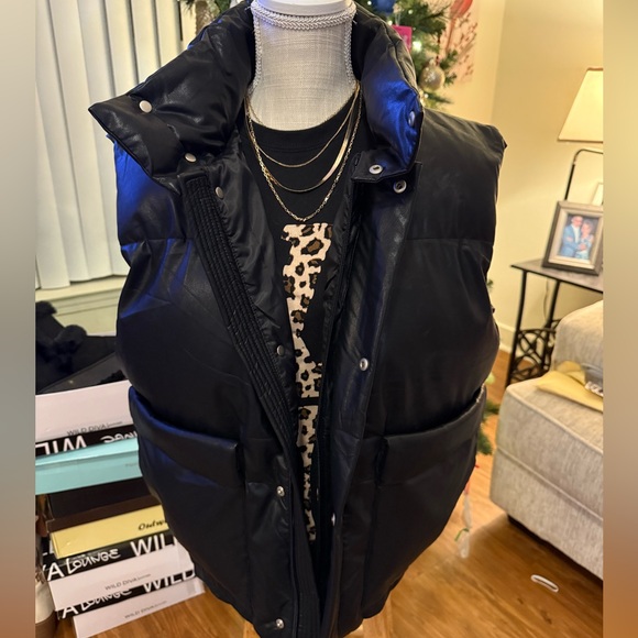 🆕🌿🖤ANNIEWEAR: BLACK Vegan Leather Padded Vest S/M - Picture 3 of 14
